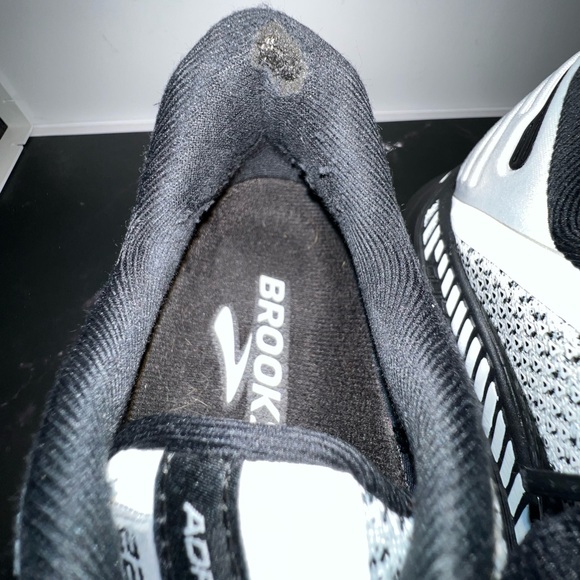 Brooks Adrenaline GTS Black White Women’s Running Shoes Size 7.5 - Picture 11 of 17
